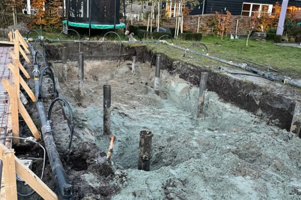 MAK- Aanbouw, Uitbouw 1